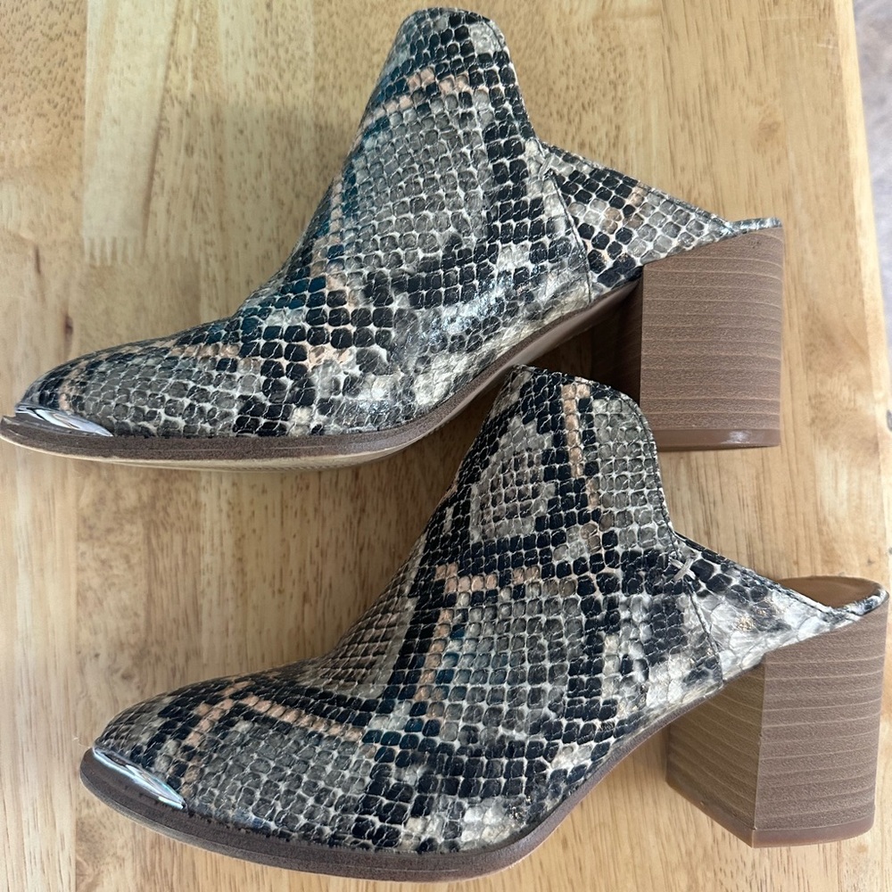 Report Women's Snakeskin Mules